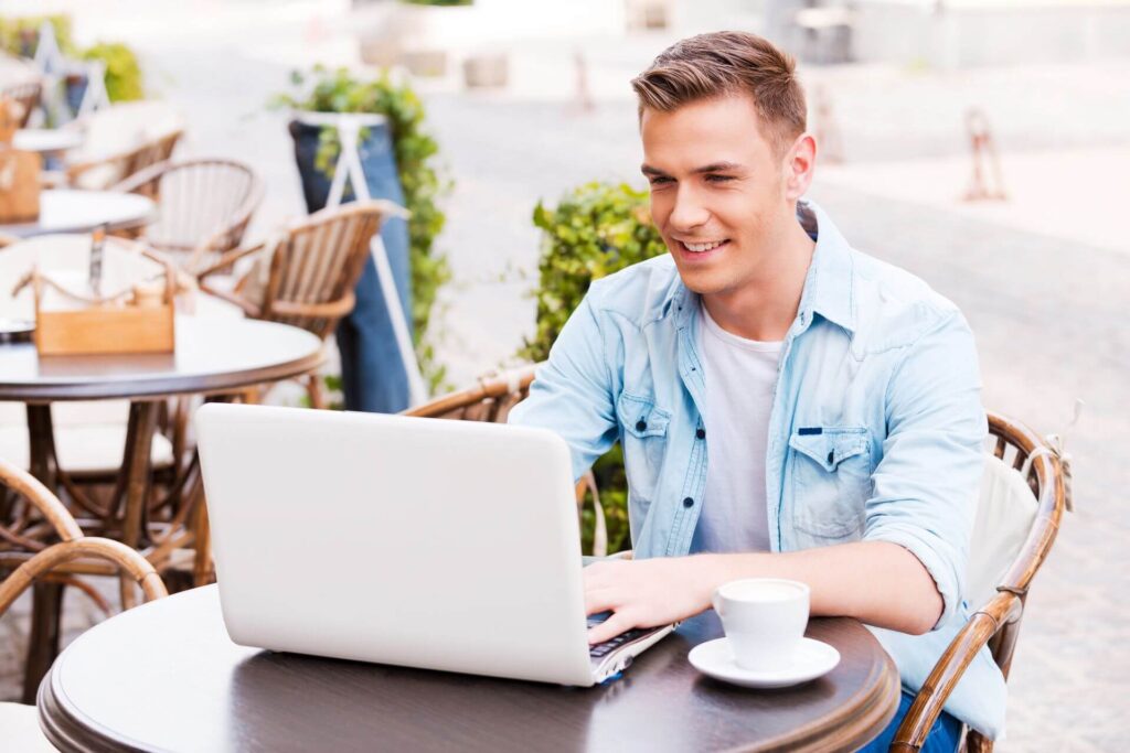 Shopify 2.0 - What do shop owners need to know about the newest features? 6 SECTION EVERYWHERE